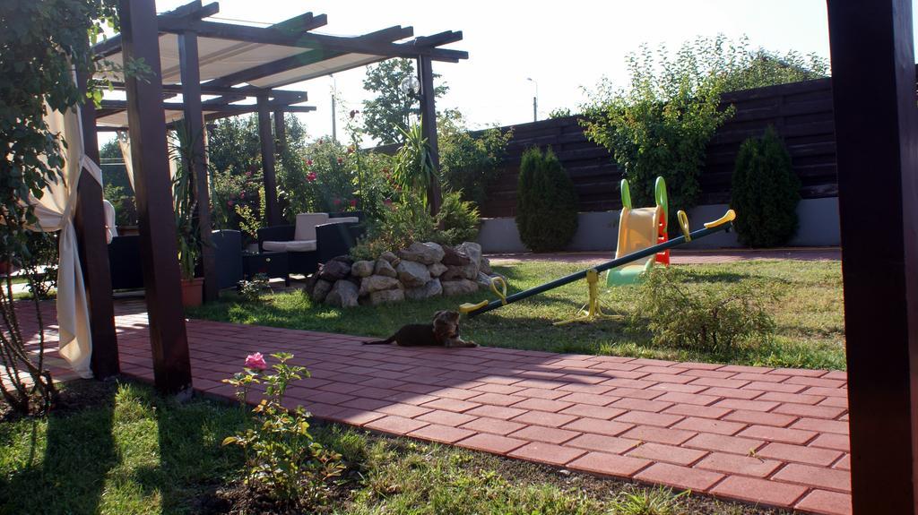 Pensiunea Novis Iasi Ngoại thất bức ảnh