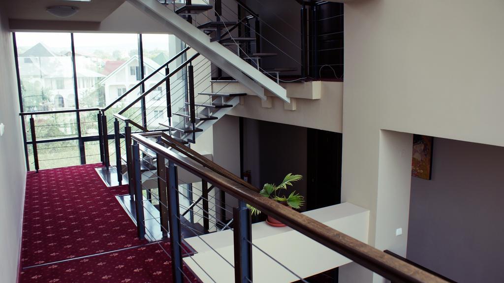 Pensiunea Novis Iasi Ngoại thất bức ảnh