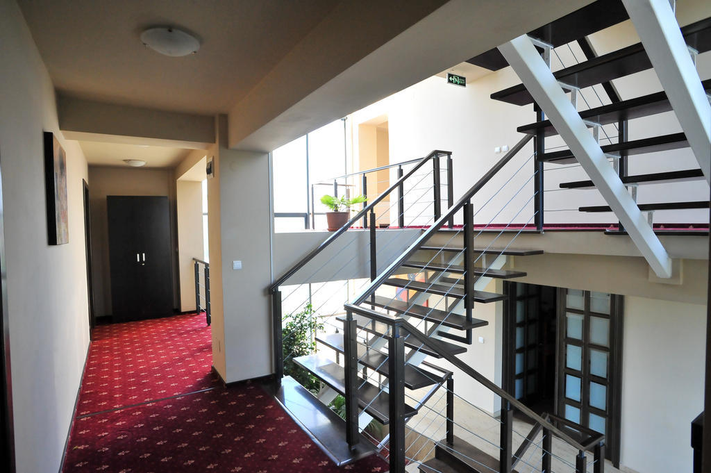 Pensiunea Novis Iasi Ngoại thất bức ảnh