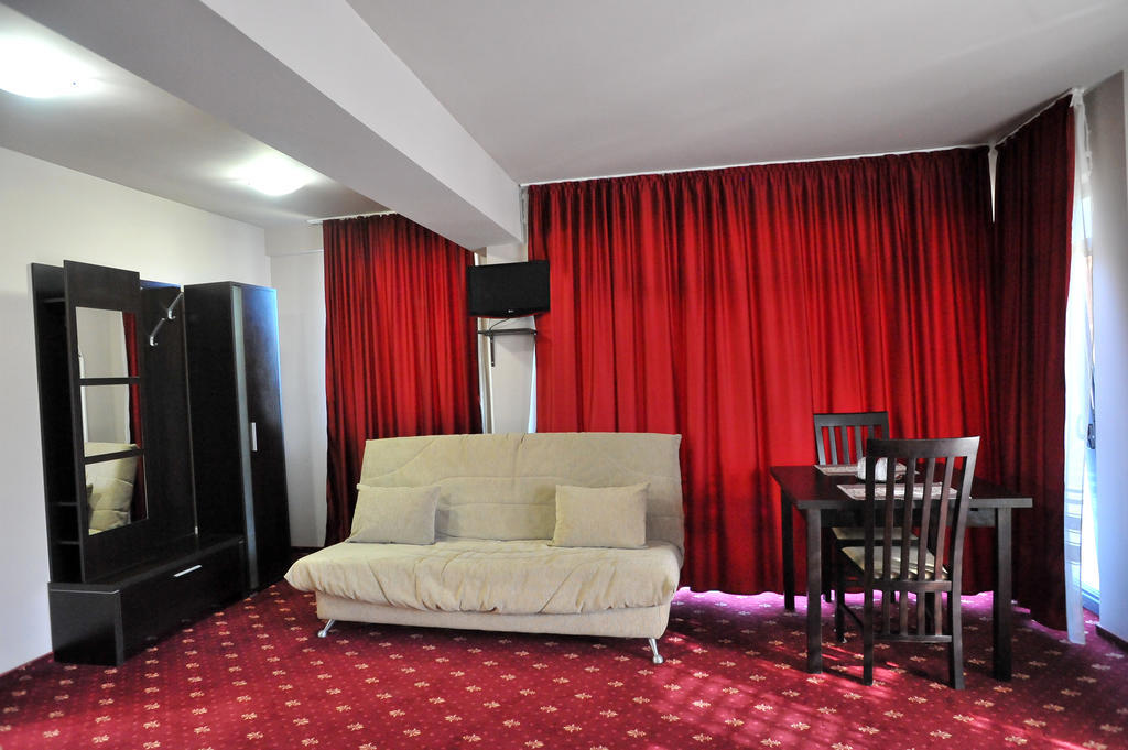Pensiunea Novis Iasi Ngoại thất bức ảnh