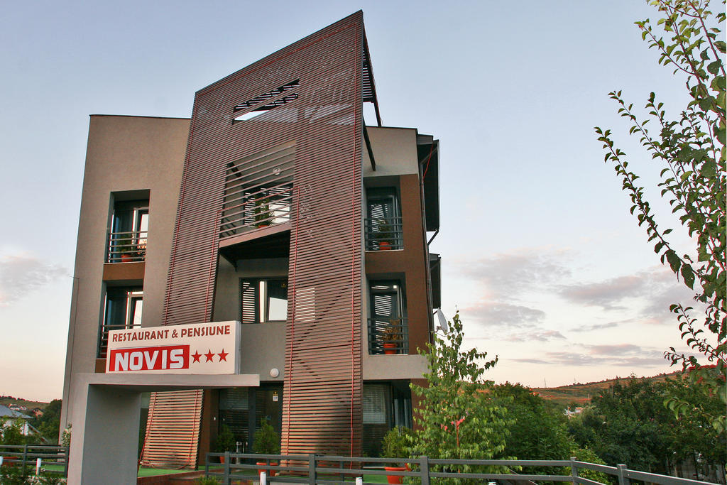 Pensiunea Novis Iasi Ngoại thất bức ảnh